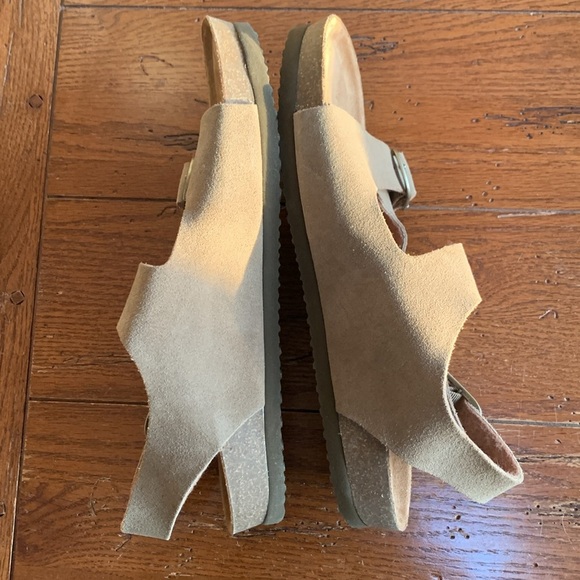 Eastland Charlestown Women’s Sandal Tan Double Strap Suede Buckle Close Size 11 - Picture 4 of 11